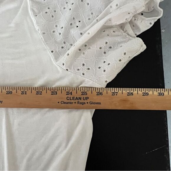 Torrid Eyelet Puff Sleeve Classic Fit Super Soft Scoop Neck Tee in White Size 3X - Picture 10 of 11